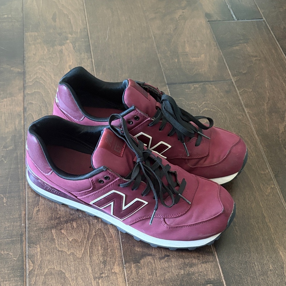New Balance 574 Maroon